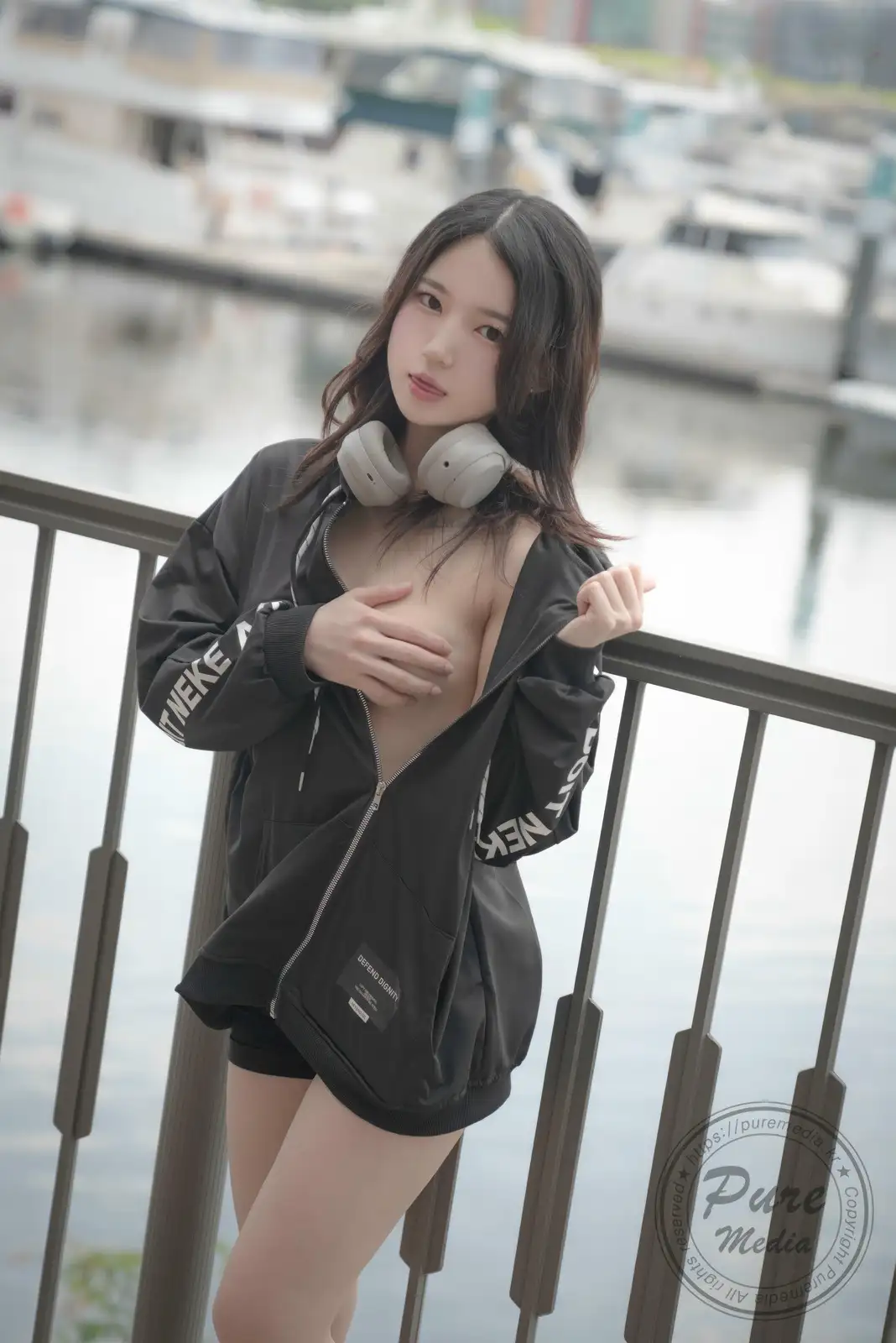 Yeha Yoon (윤예하) Morning Stroll