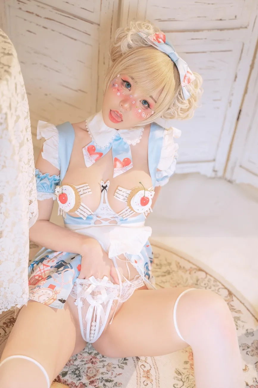 Nekokoyoshi 爆机少女喵小吉 Cosplay Alice Alice In Wonderland