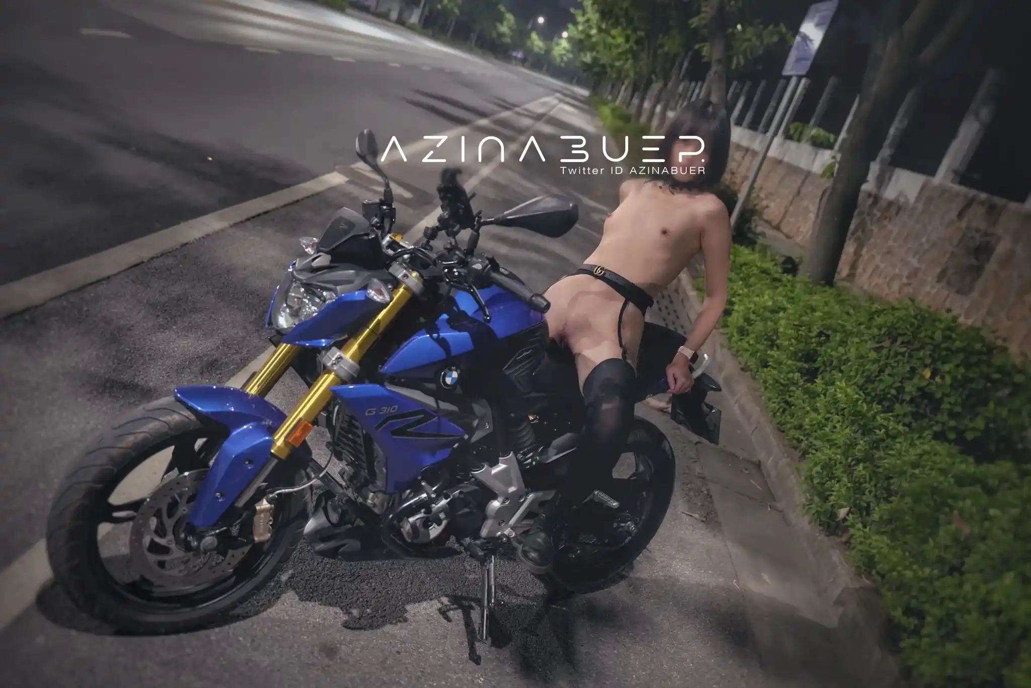 Azinabuer Outdoor Exhibitionist