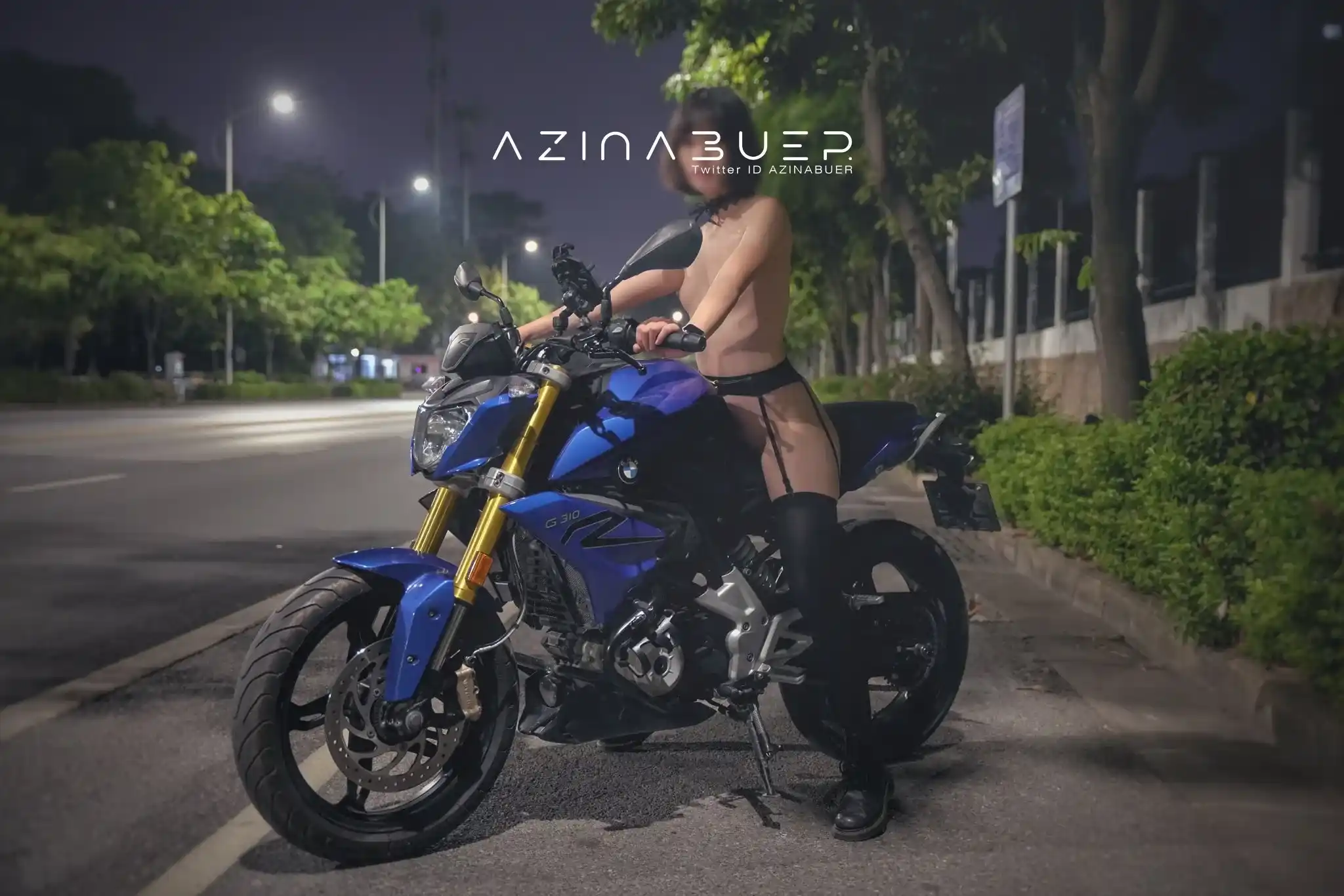 Azinabuer Outdoor Exhibitionist
