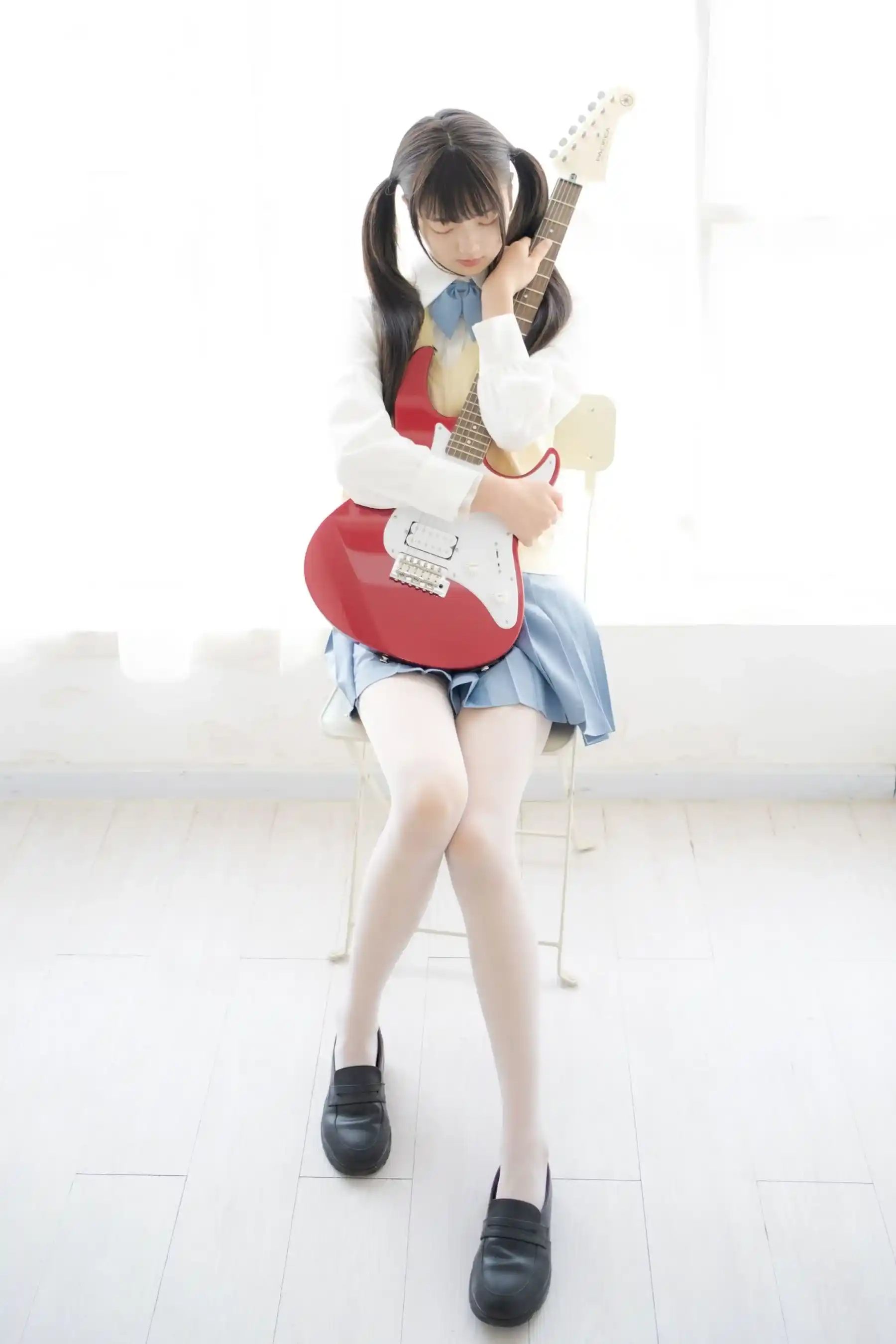 Akanishi Yeye Chixi Yeye Guitar Girl