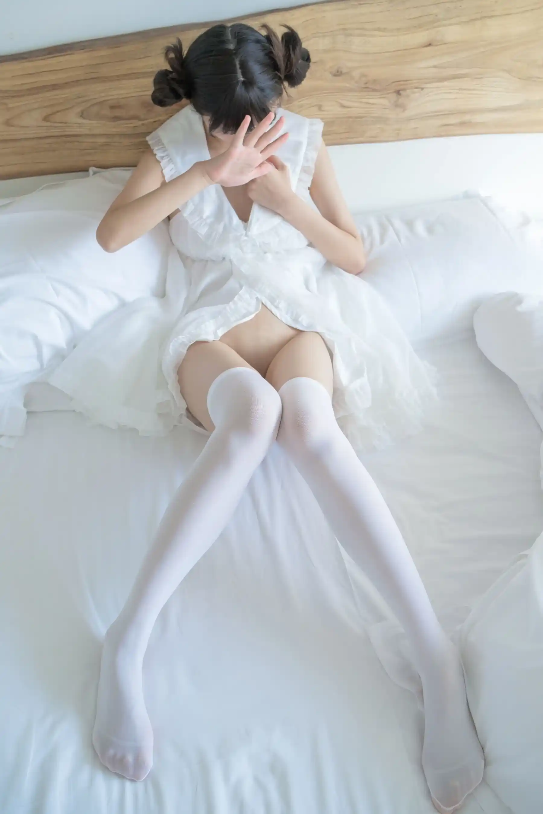 Akanishi Yeye Chixi Yeye Hatsune Miku Cute Girl With Long Legs