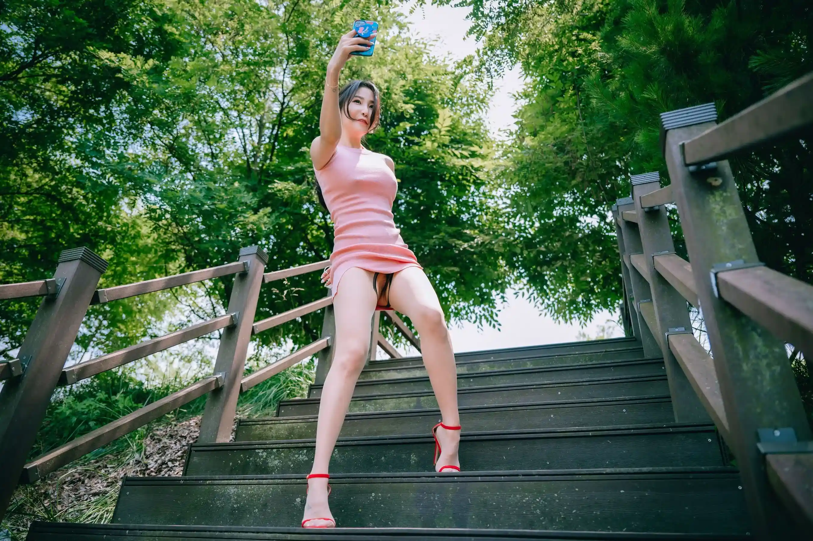 Jena Sis Exhibitionist nude photo set of a Korean model