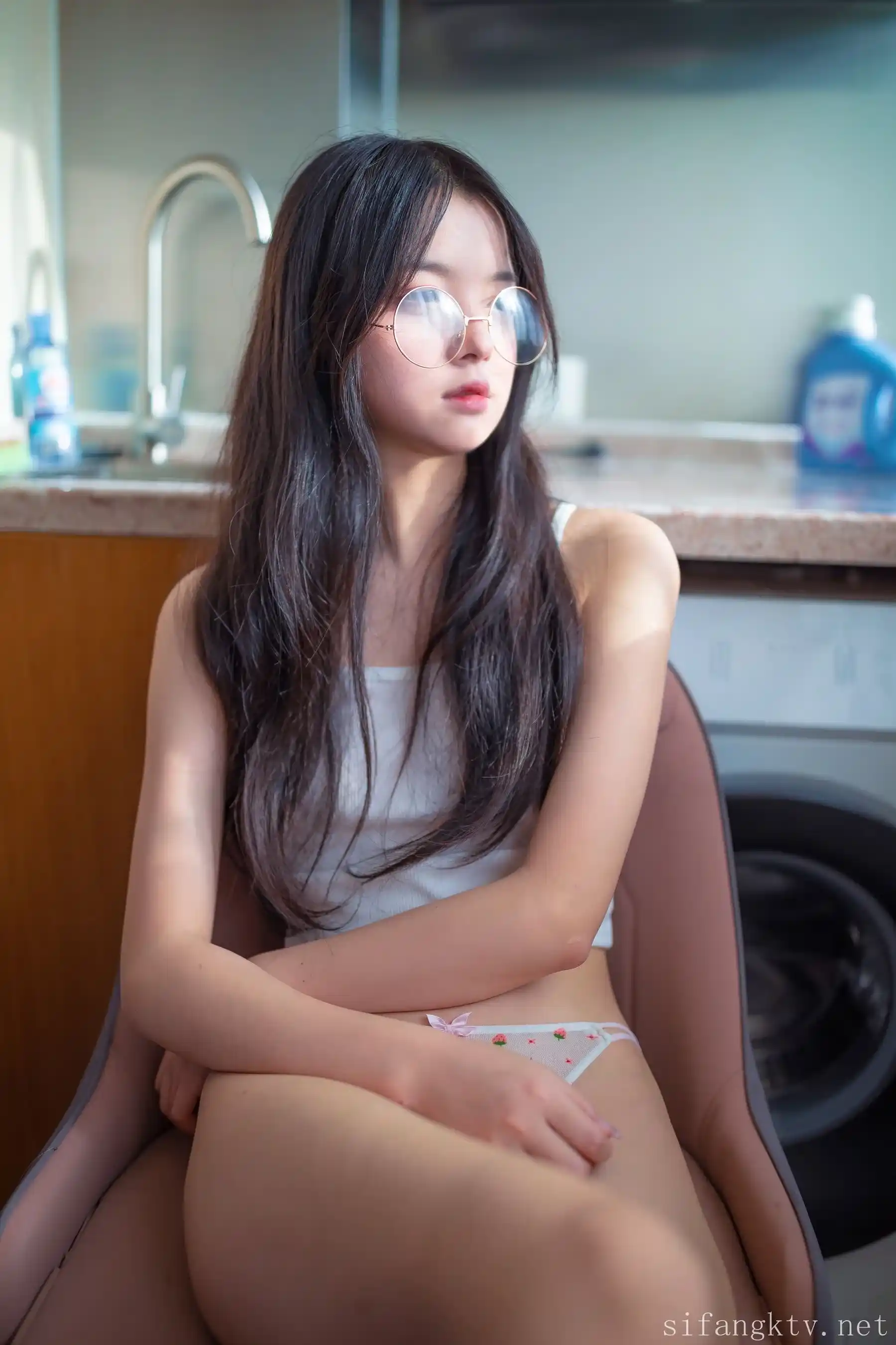 Lin Shuci Cute Bespectacled Beauty With Transparent Strawberry Patterned Panties