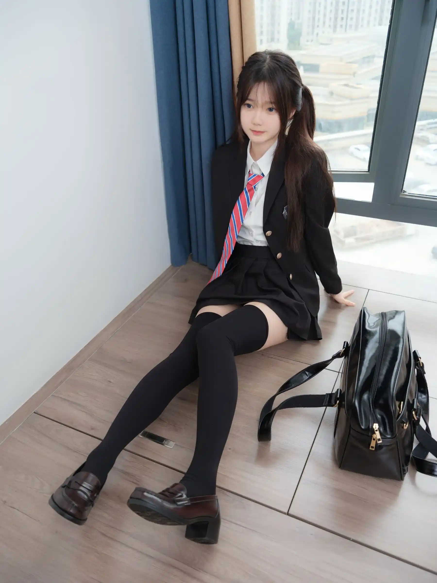 Xiao En Black Silk JK Schoolgirl